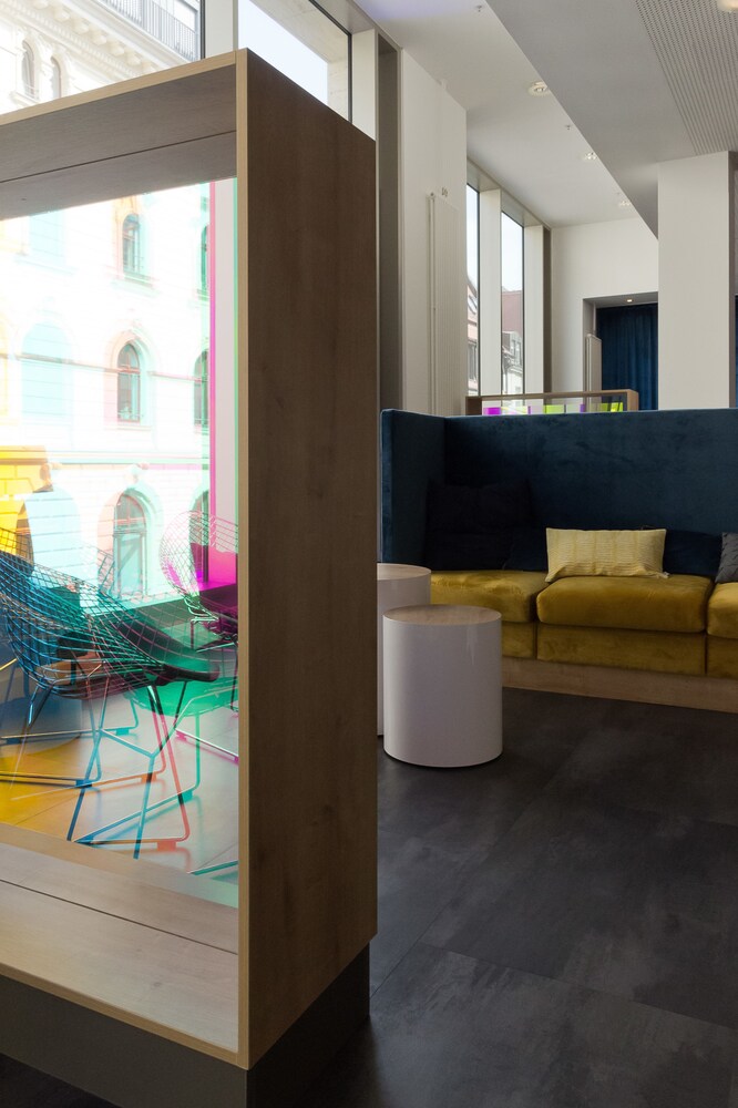 Lobby-Lounge