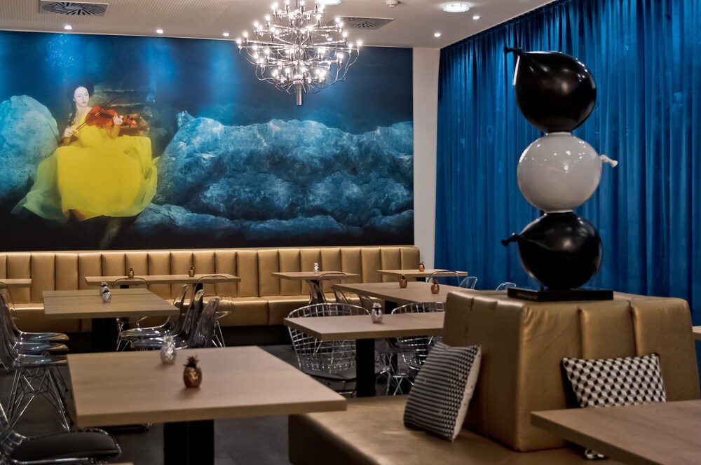 Lobby-Lounge