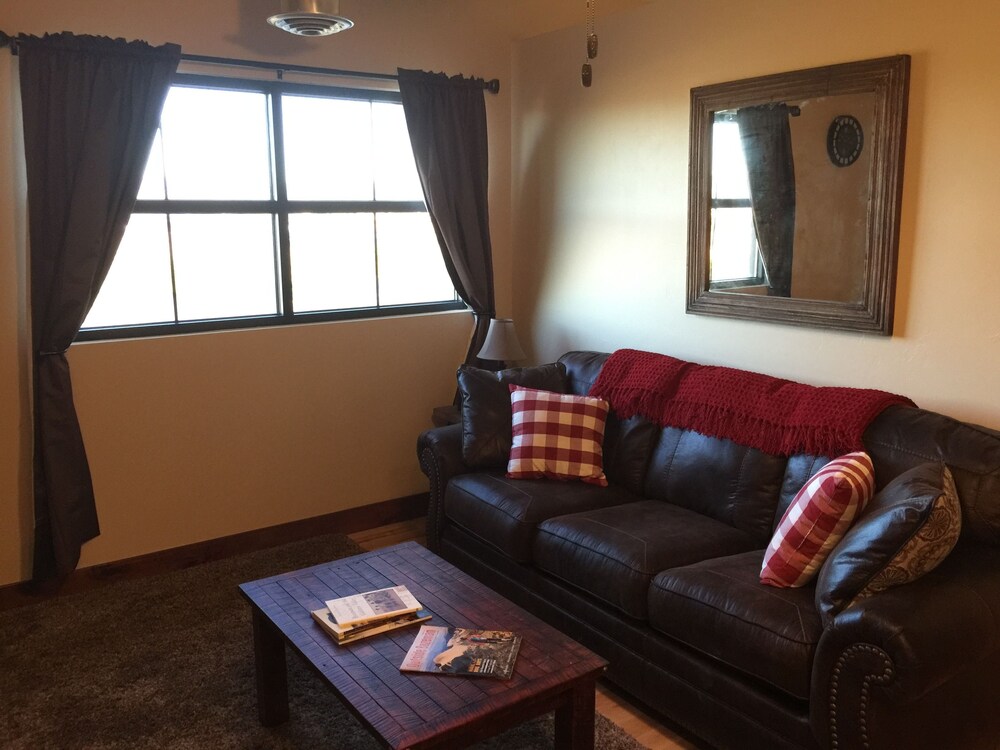 Wohnzimmer (Comfort-Suite, 1 Queen-Bett und Schlafsofa, Bergblick)