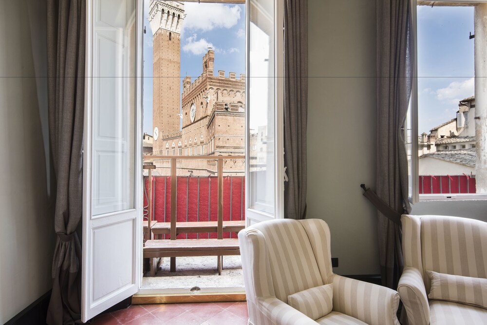 Junior Suite - Featured Image