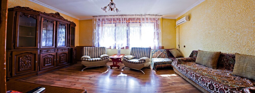 Superior Apartment, 1 Bedroom (29/41 Mametov St.) - Living Room