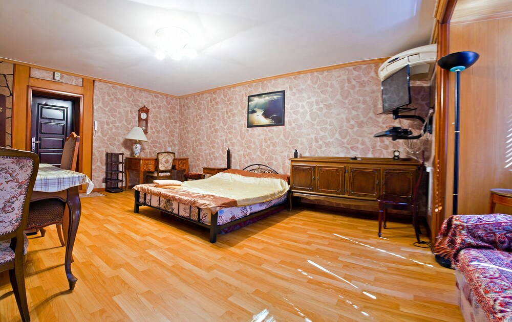 Studio Apartment, Zhibek Zholy Street 103 - Living Area