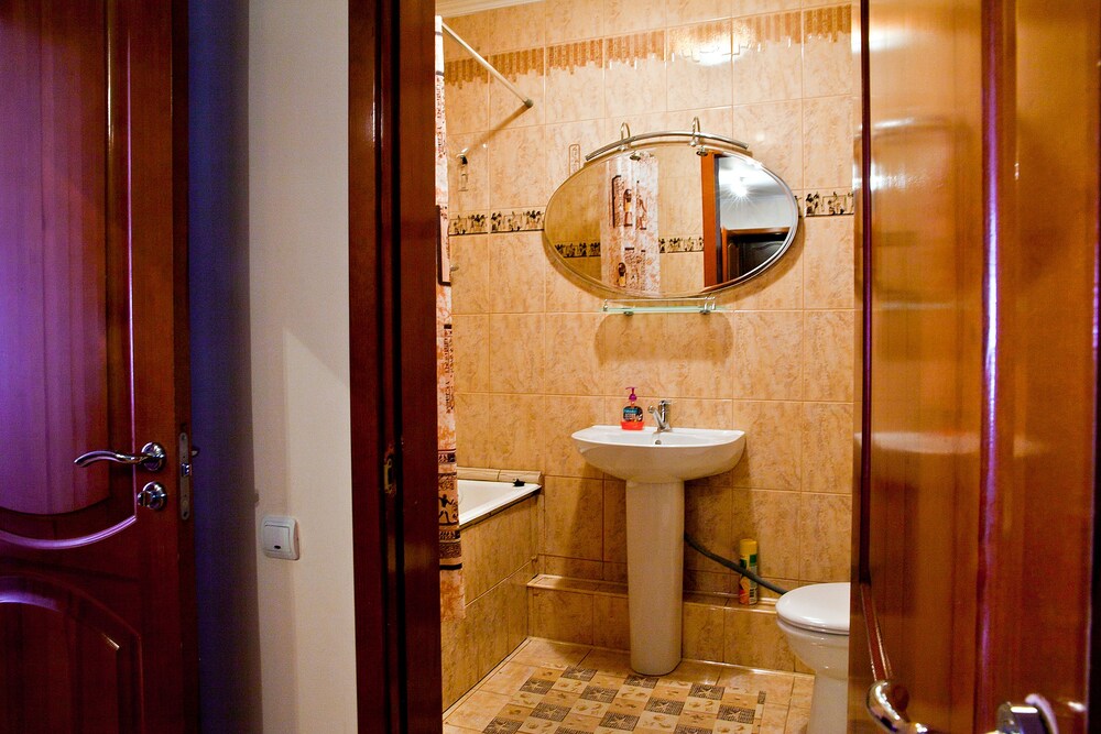 Deluxe Apartment, 1 Bedroom (99 Gogol St.) - Bathroom
