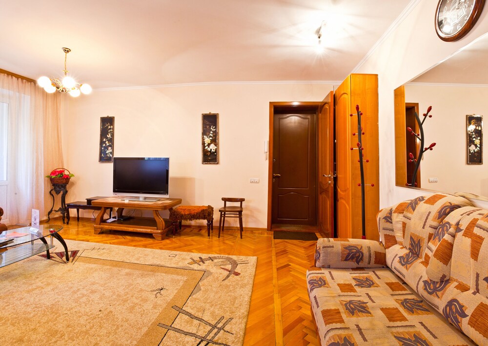 Deluxe Apartment, 1 Bedroom (99 Gogol St.) - Living Room