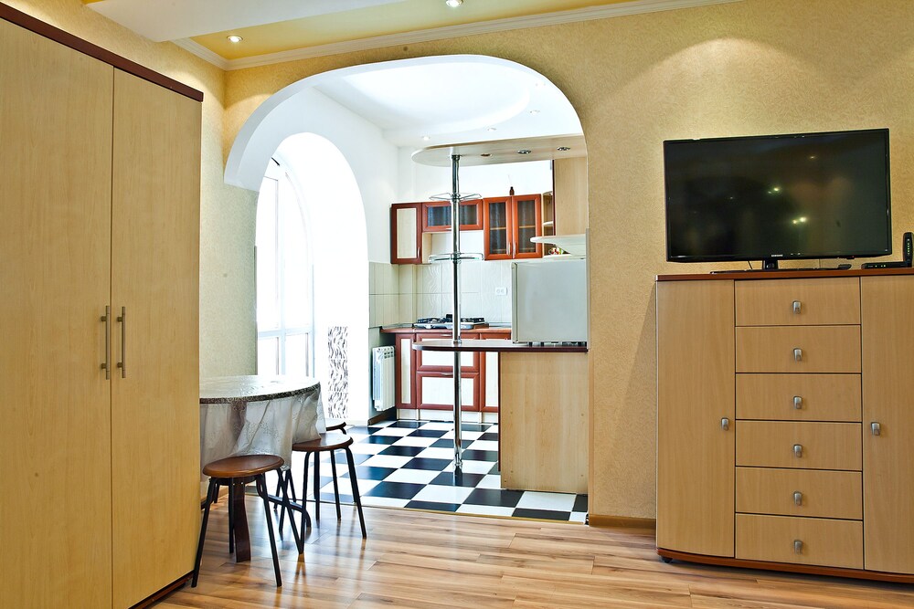 Romantic Apartment, Balcony (Zheltoksan Street 78) - Living Area