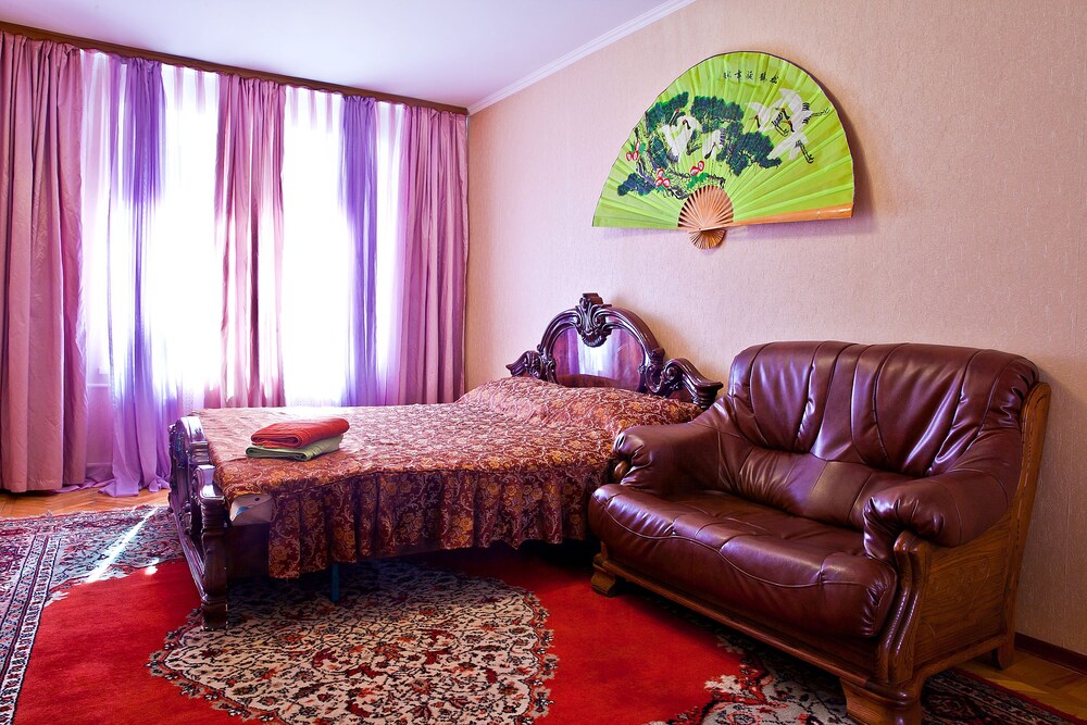 Deluxe Apartment, 1 Bedroom (99 Gogol St.) - Guestroom