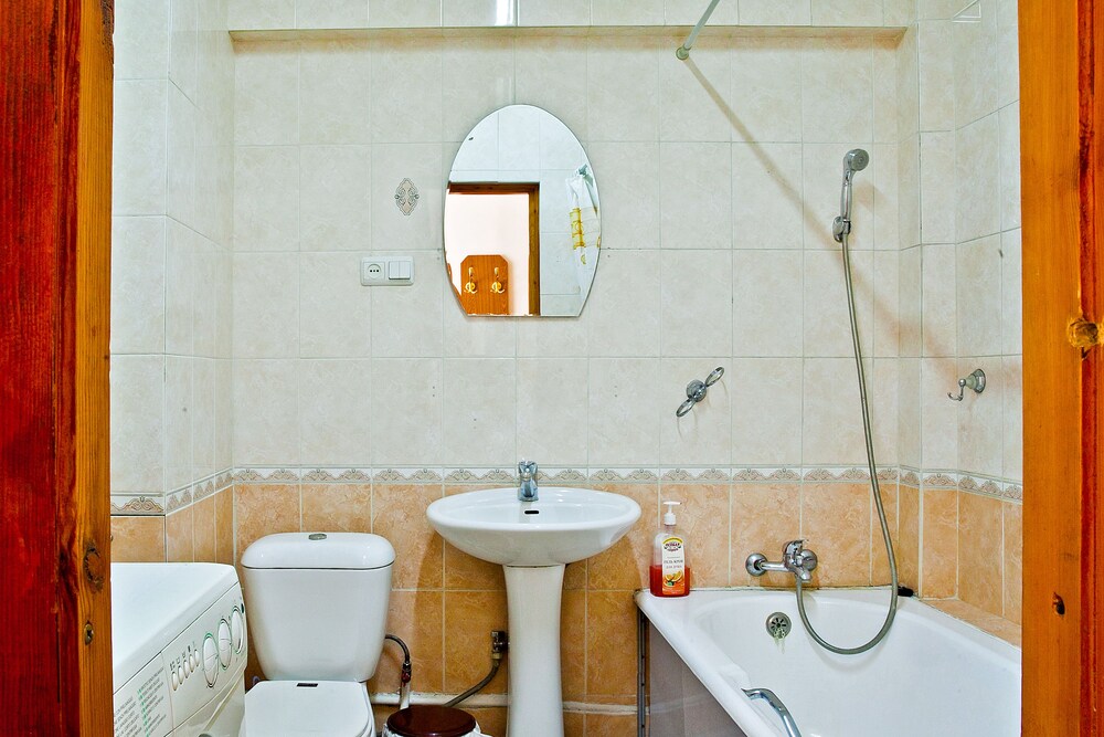 Studio-Apartment with Balcony, 47 Gogol St. - Bathroom