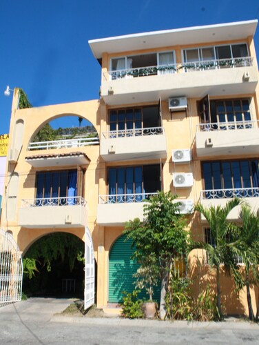 Pargo's Hotel