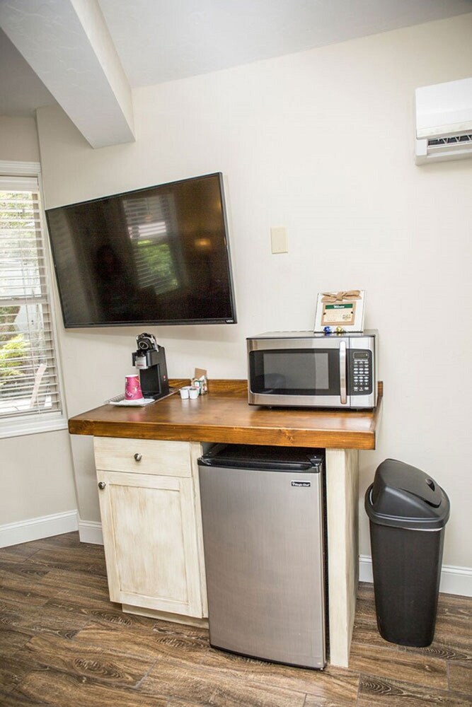 Mini-Refrigerator
