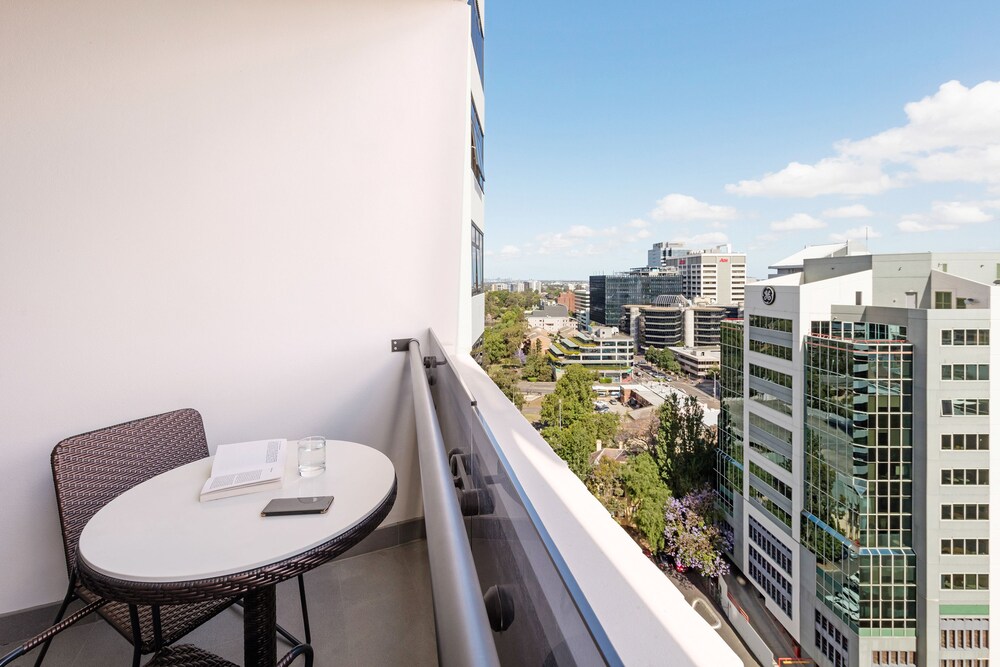 1 Bedroom Sky Suite - City View