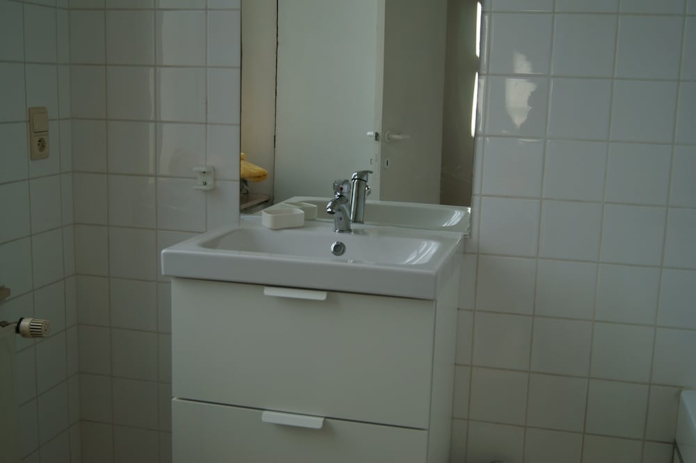 Lavabo de la salle de bain (Appartement Standard, 1 grand lit avec un canapé-lit)