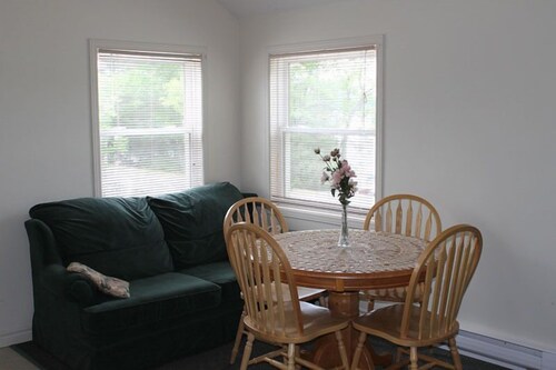 Cottage, 2 Bedrooms, Kitchen, Lake View - Living Area