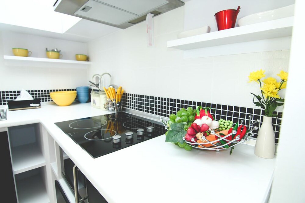 객실 내 주방 (3 Bedroom Apartment)