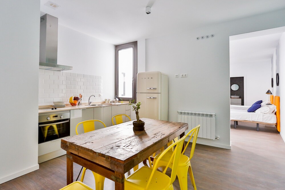 Cocina básica en la habitación
