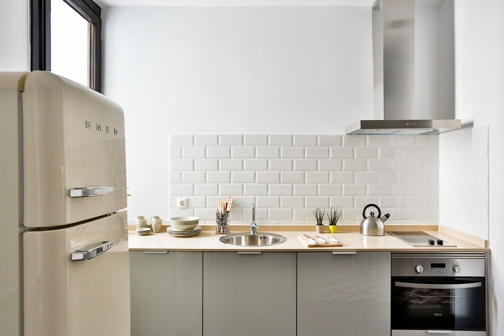 Cocina básica en la habitación