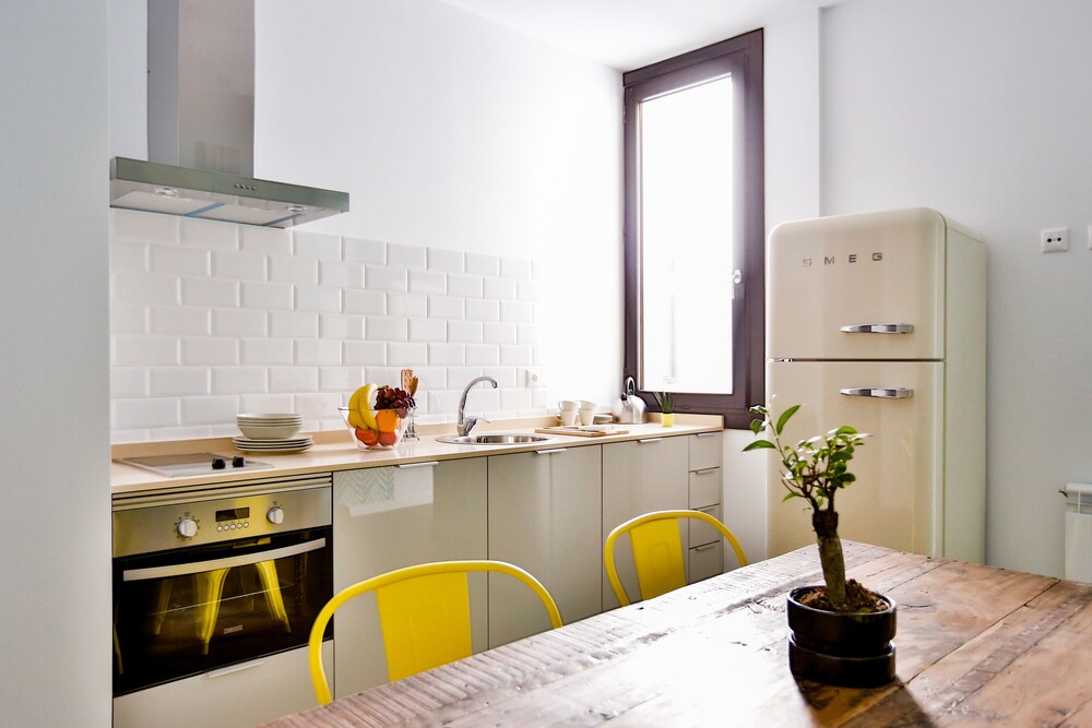 Cocina básica en la habitación