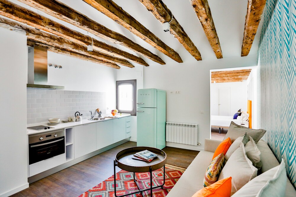 Cocina básica en la habitación