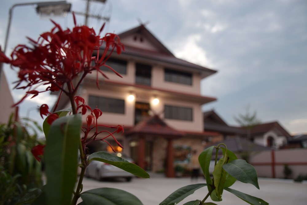 ด้านหน้าของโรงแรม