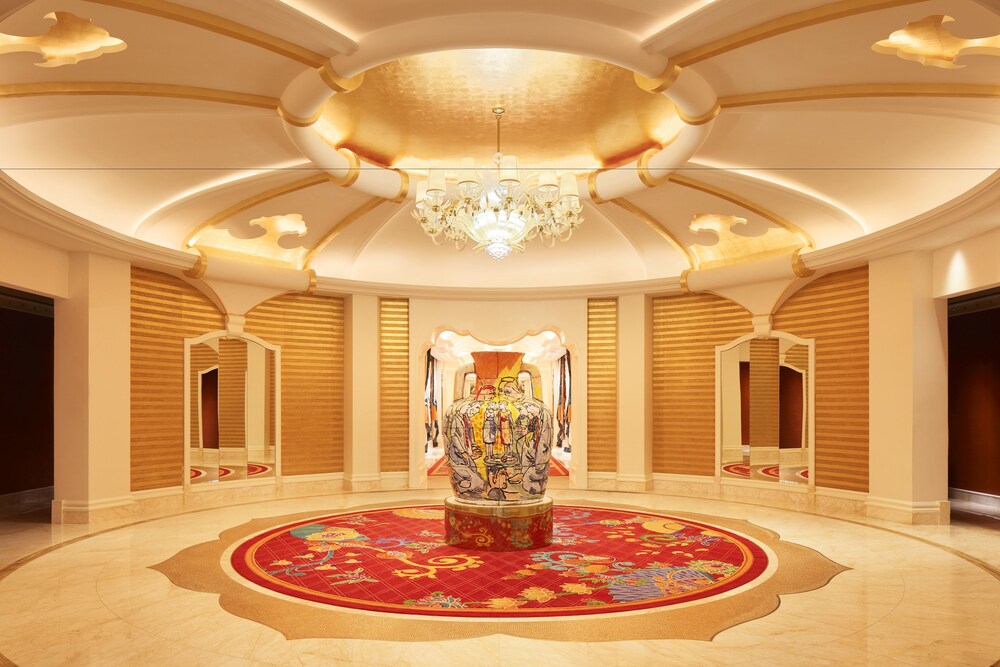 Interior detail, Wynn Palace