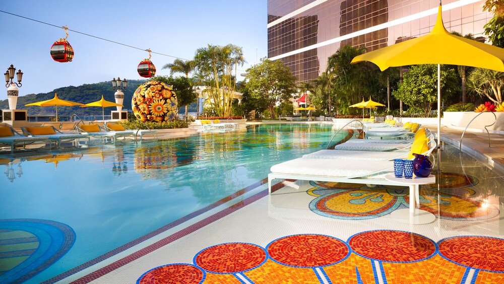 Outdoor pool, Wynn Palace