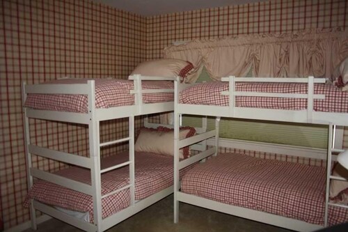 House, 6 Bedrooms - Room