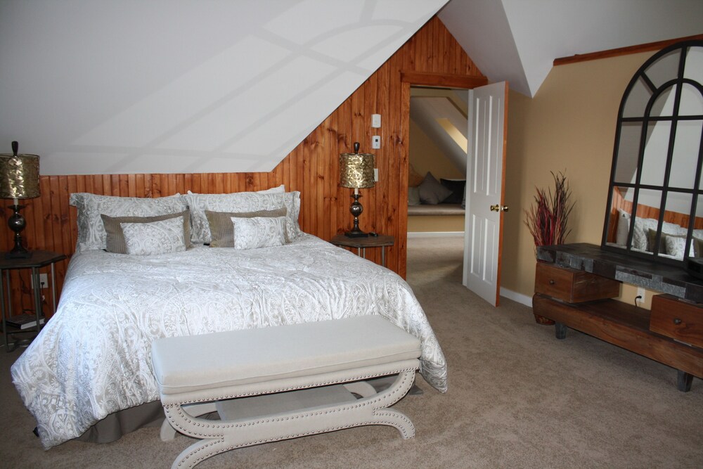 House, 6 Bedrooms - Room