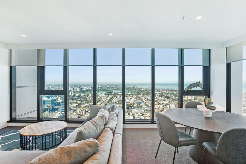 Deluxe Two Bedroom Two Bathroom Apartment - In-Room Dining