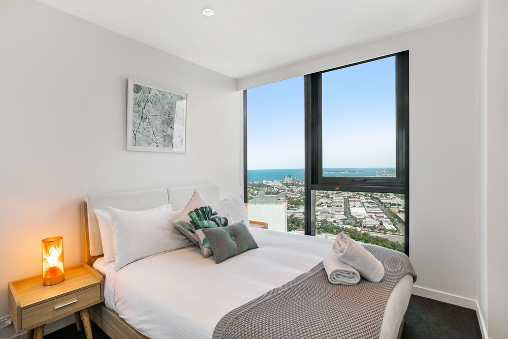 Three Bedroom Penthouse - Guestroom
