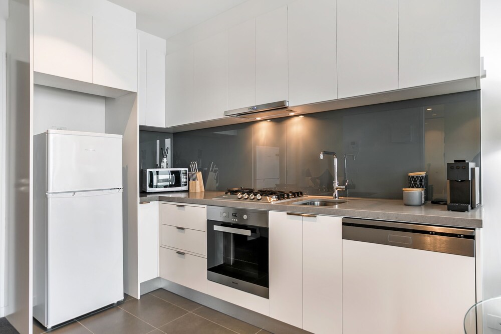 Executive One Bedroom Apartment - Guestroom