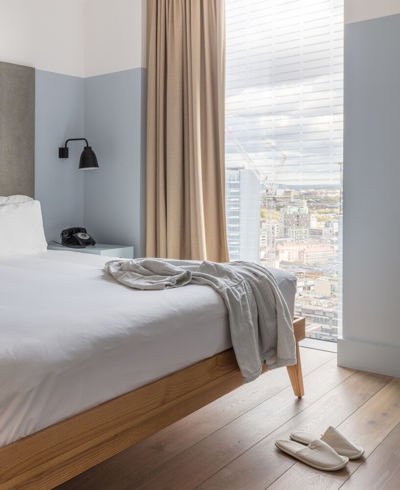 One Bedroom Suite - Sky Level - Guestroom