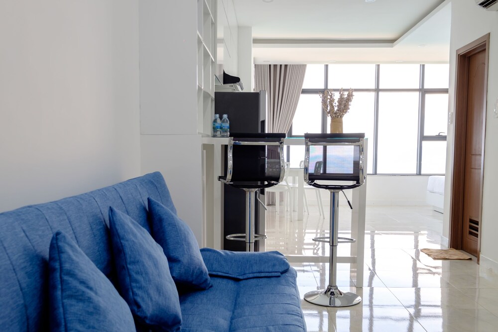 거실 (스튜디오, 바다 전망 (Apartment))