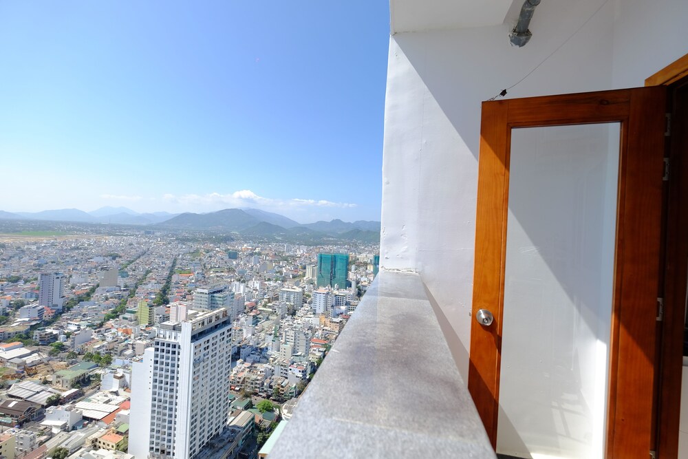 발코니 (아파트, 침실 2개, 발코니 (Side Sea View))