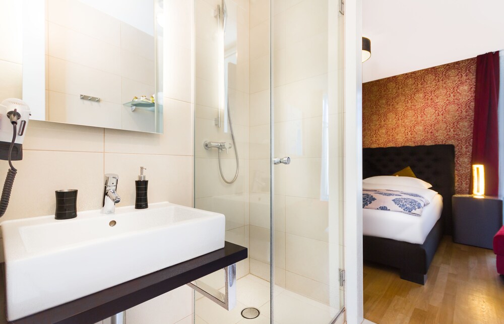 Badezimmer (Deluxe-Maisonette, 1 King-Bett, Stadtblick)