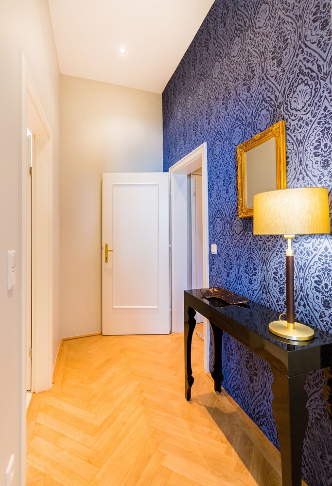 Zimmer (Deluxe-Maisonette, 1 King-Bett, Stadtblick)