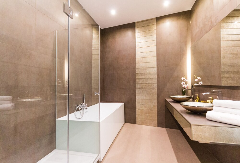 Badezimmer (Deluxe-Maisonette, 1 King-Bett, Stadtblick)