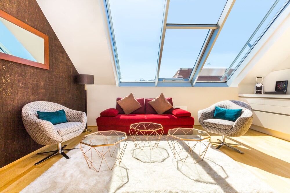 Zimmer (Deluxe-Maisonette, 1 King-Bett, Stadtblick)