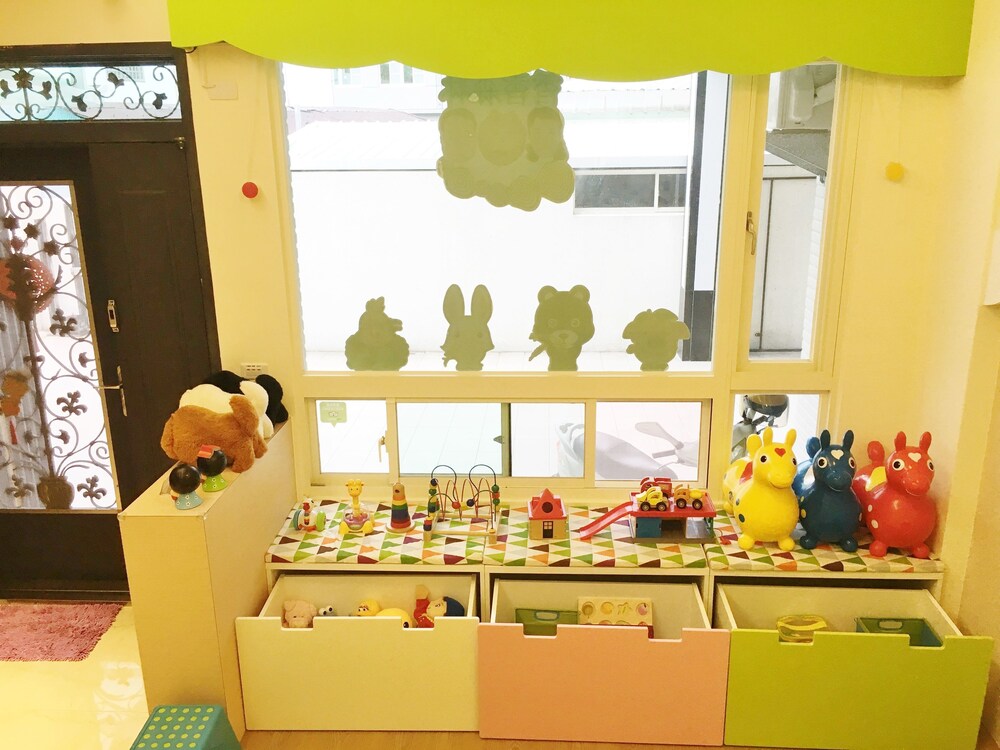 어린이 놀이 공간 – 실내