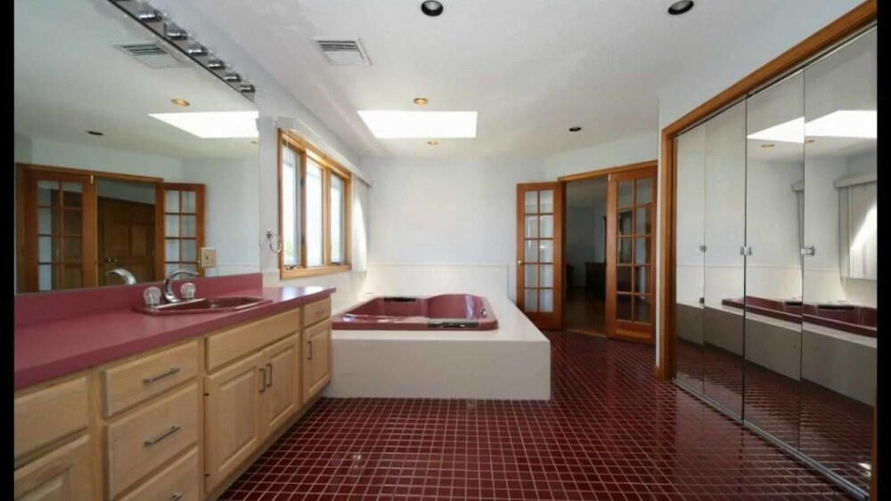 Jetted Tub