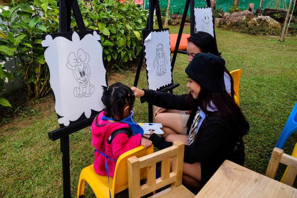 Childrens Play Area - Outdoor