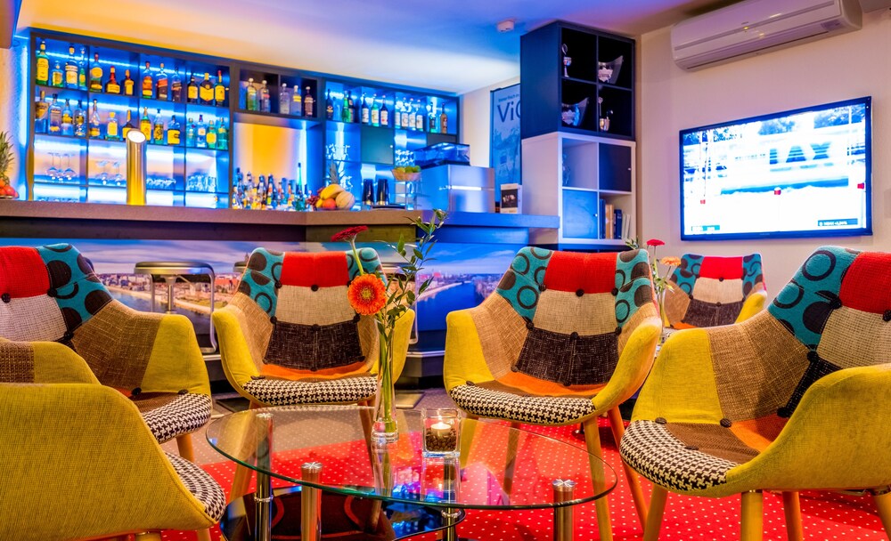 Hotel Bar