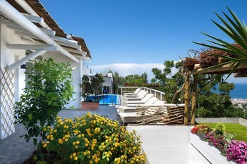 Sundeck