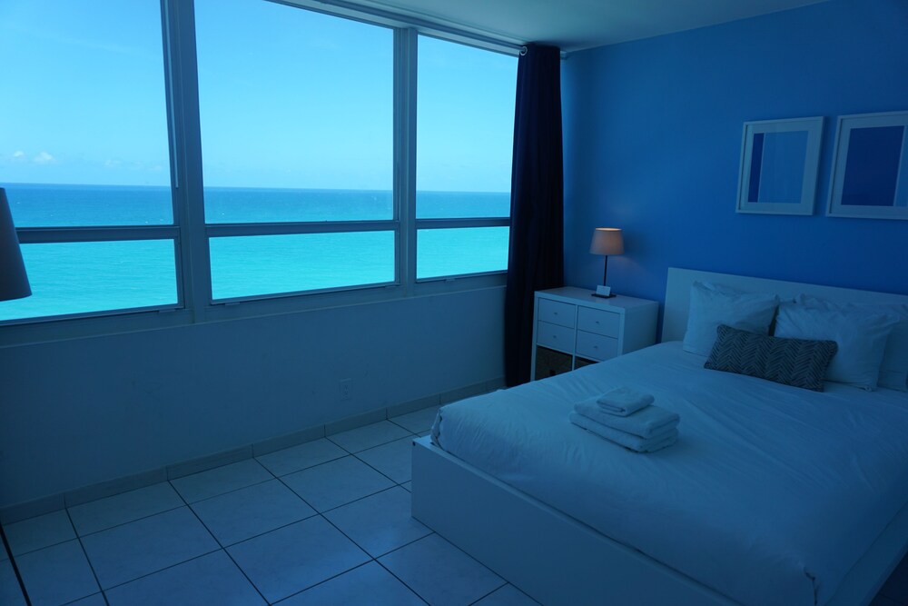 대표 사진 (Junior One Bedroom, Kitchenette, Ocean View - 1631)