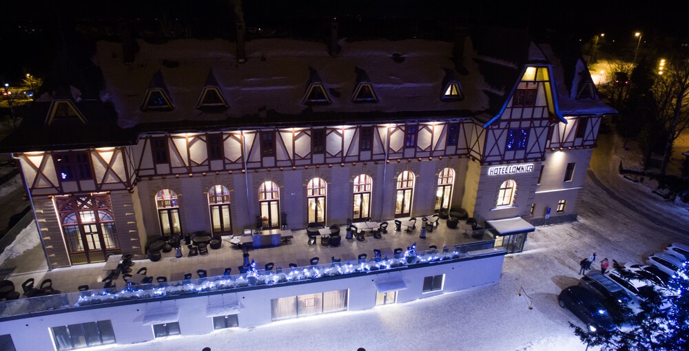 Façade de l'hôtel - Soir/Nuit