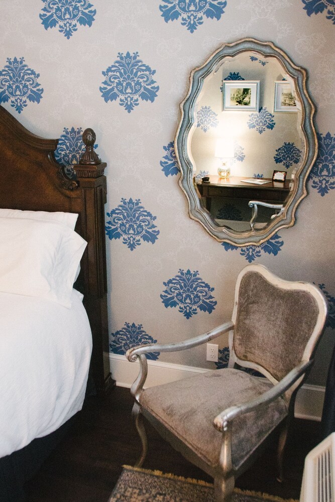 In-Room Business Center