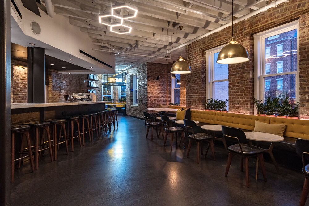 Hotel Bar