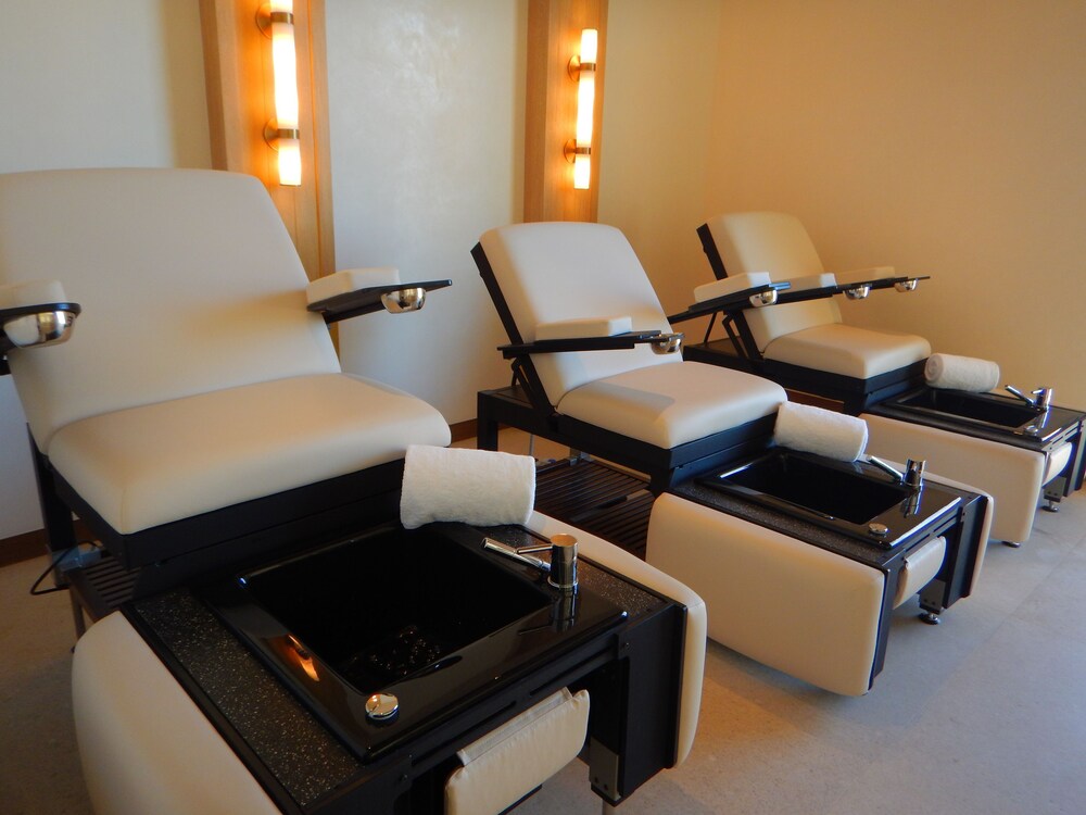 Nail Salon