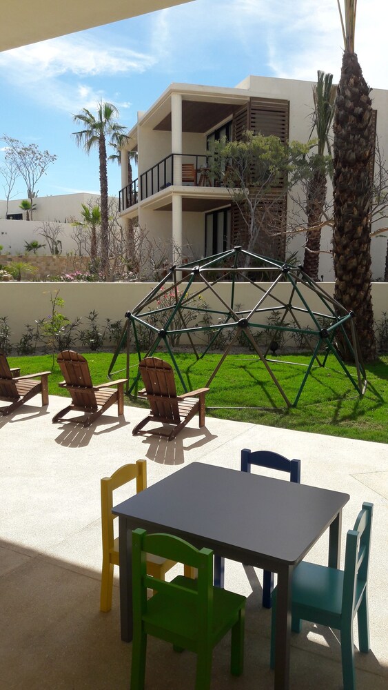 Childrens Play Area - Outdoor