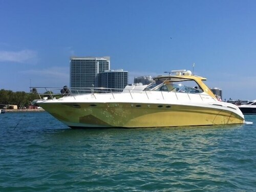 54' Searay Luxury Yacht - Guestroom