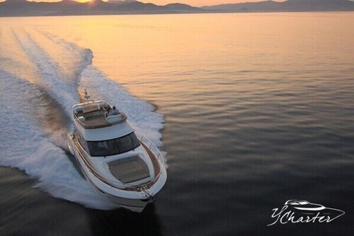 55' Prestige Luxury Yacht - Guestroom