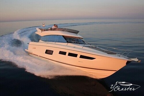 55' Prestige Luxury Yacht - Guestroom